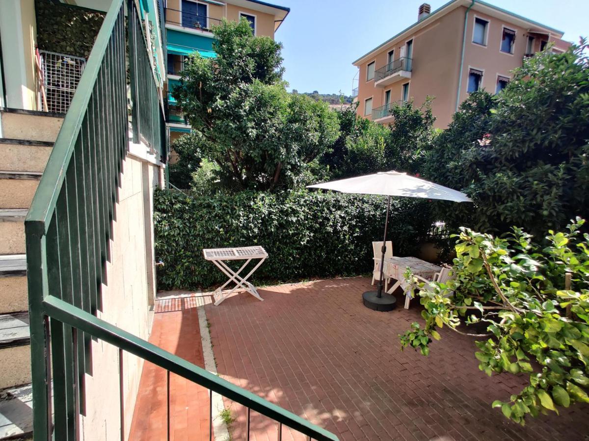 Appartamenti Con Giardino E Posto Auto Per Famiglie フィナーレ・リーグレ エクステリア 写真