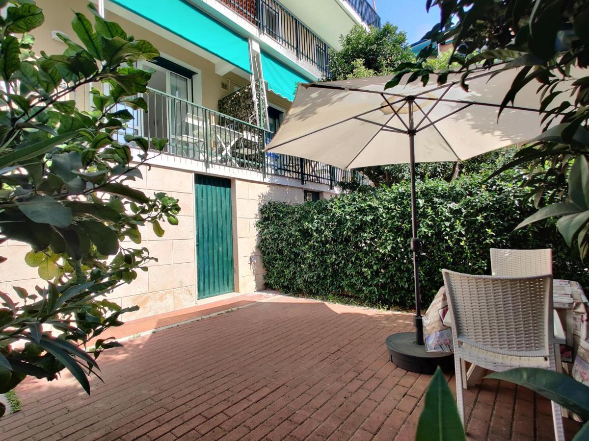 Appartamenti Con Giardino E Posto Auto Per Famiglie フィナーレ・リーグレ エクステリア 写真